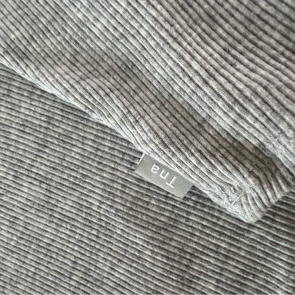TNA Cropped Ribbed Tank - Picture 5 of 5